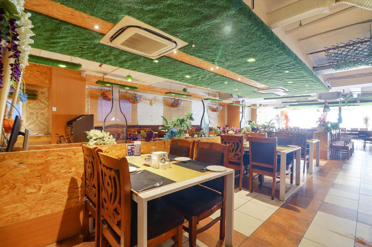 Fabhotel Aamantran & Banquet Halls - Nr Rtc X Roads Metro Station Hyderabad Exteriör bild