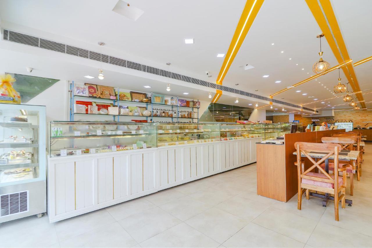 Fabhotel Aamantran & Banquet Halls - Nr Rtc X Roads Metro Station Hyderabad Exteriör bild