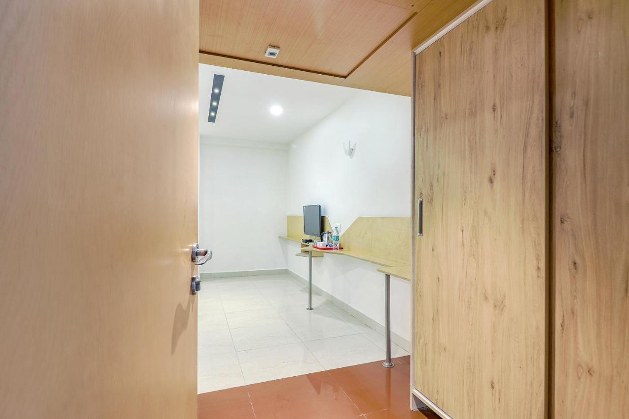 Fabhotel Aamantran & Banquet Halls - Nr Rtc X Roads Metro Station Hyderabad Exteriör bild